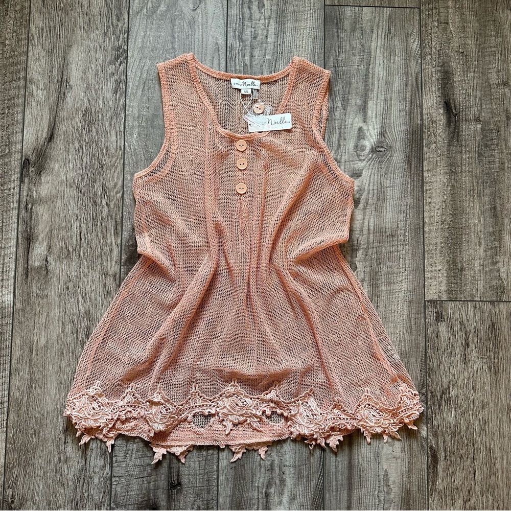 NWT Simply Noelle apricot netted tank with lace